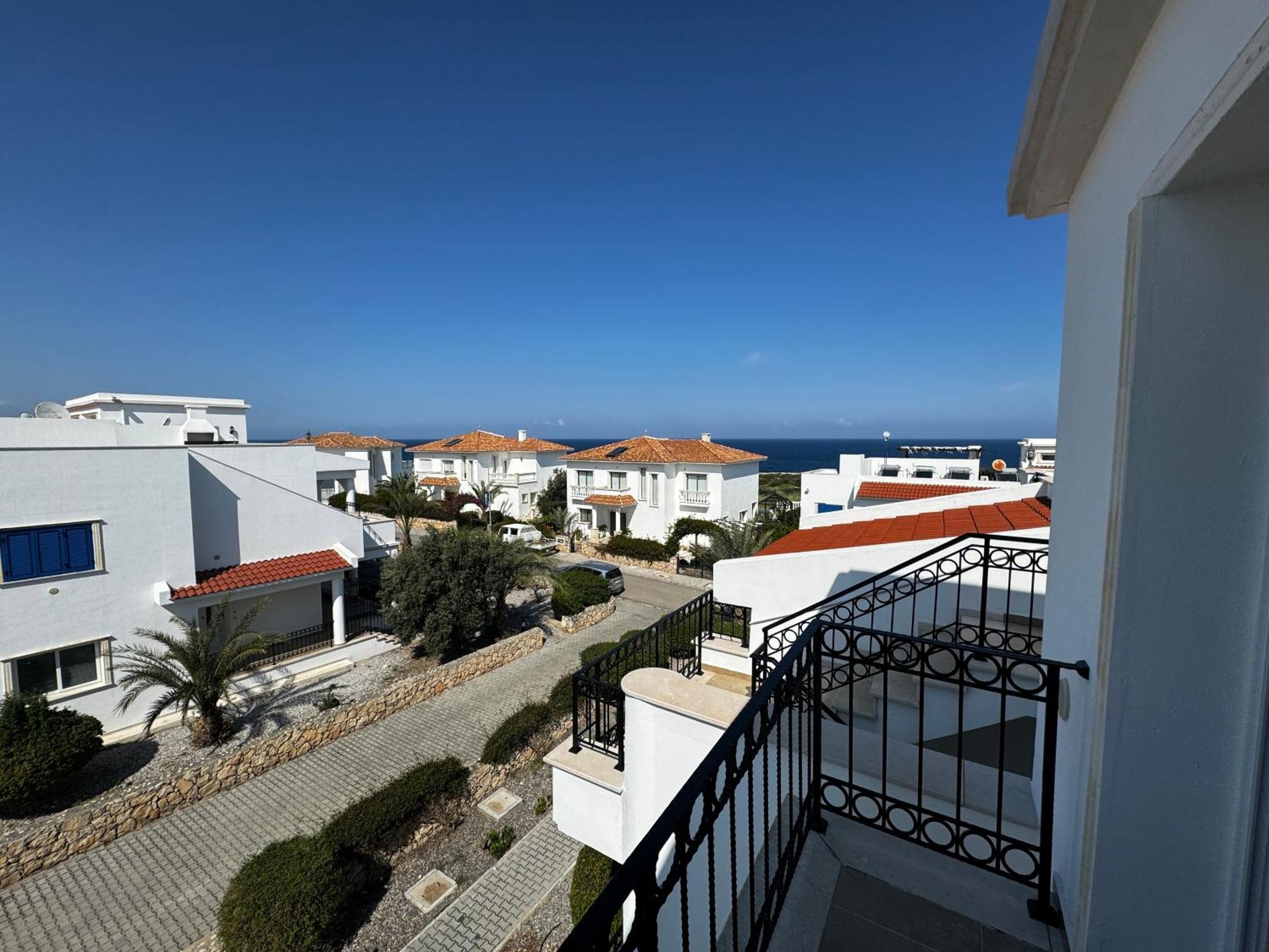 Carrington Holidays Кирения Экстерьер фото