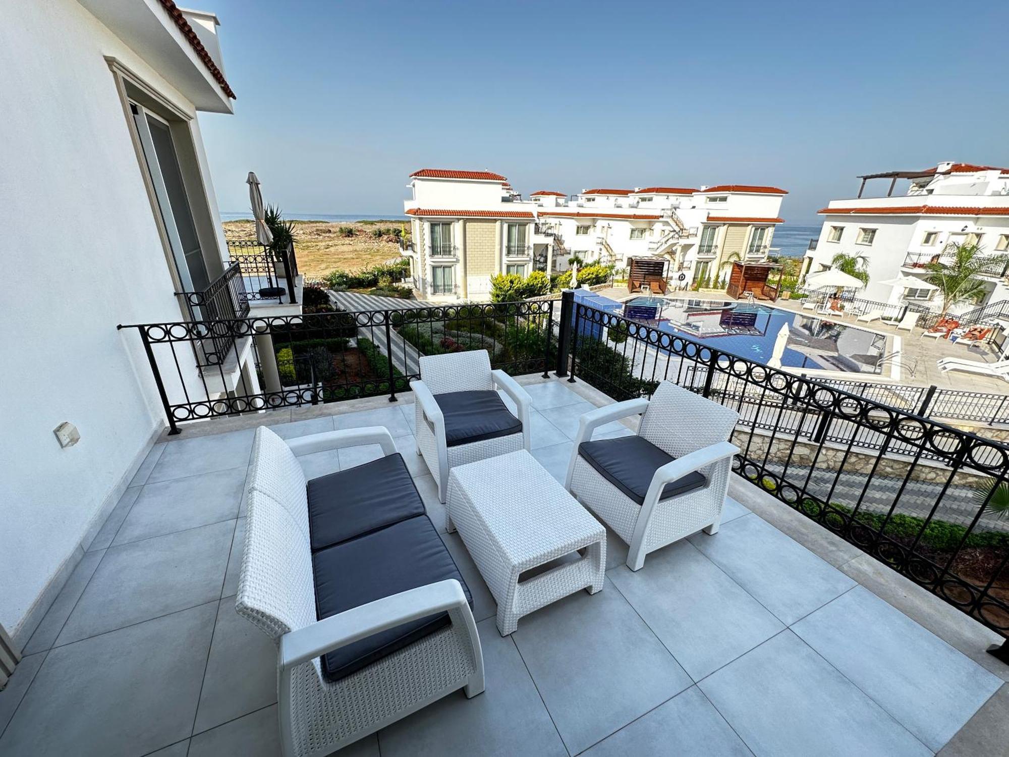 Carrington Holidays Кирения Экстерьер фото