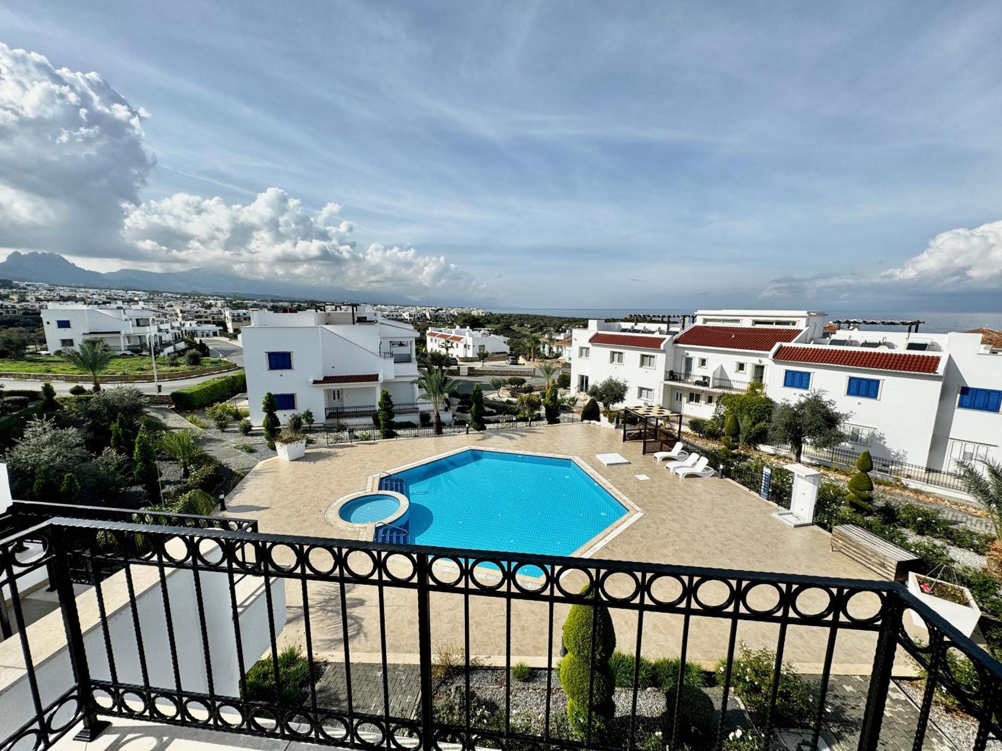 Carrington Holidays Кирения Экстерьер фото