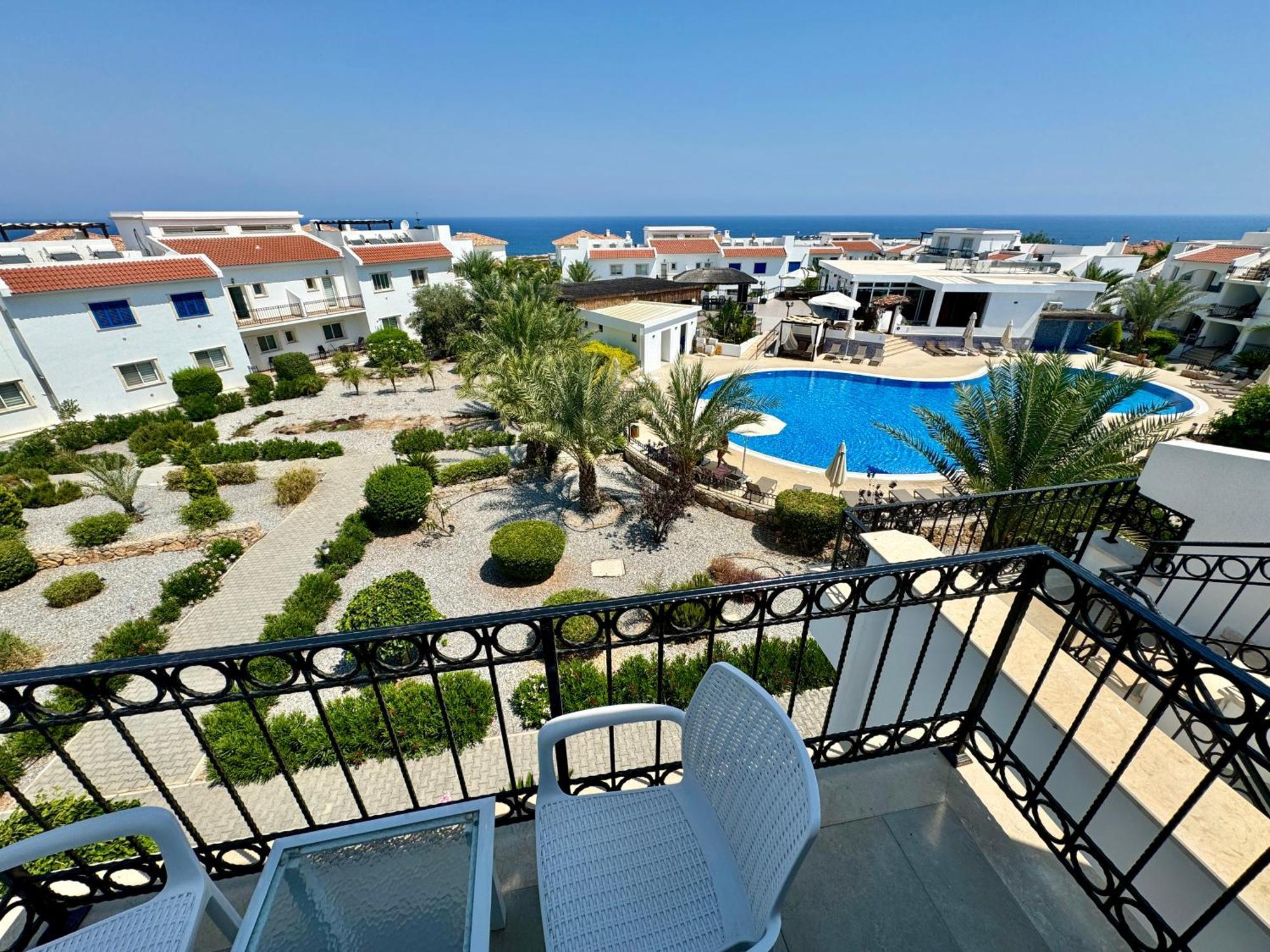 Carrington Holidays Кирения Экстерьер фото
