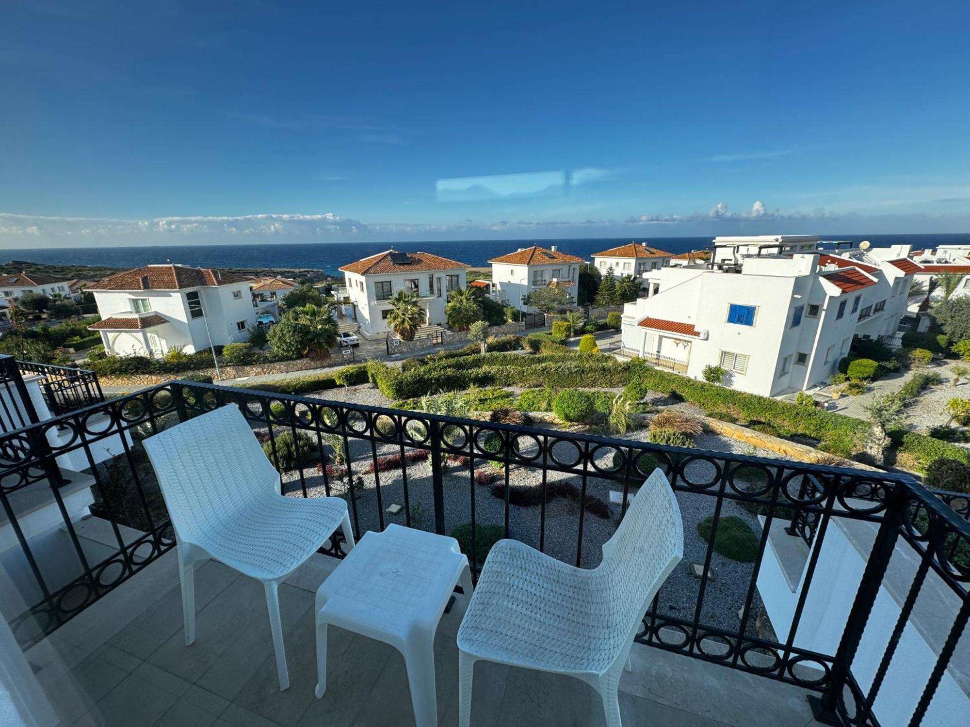 Carrington Holidays Кирения Экстерьер фото