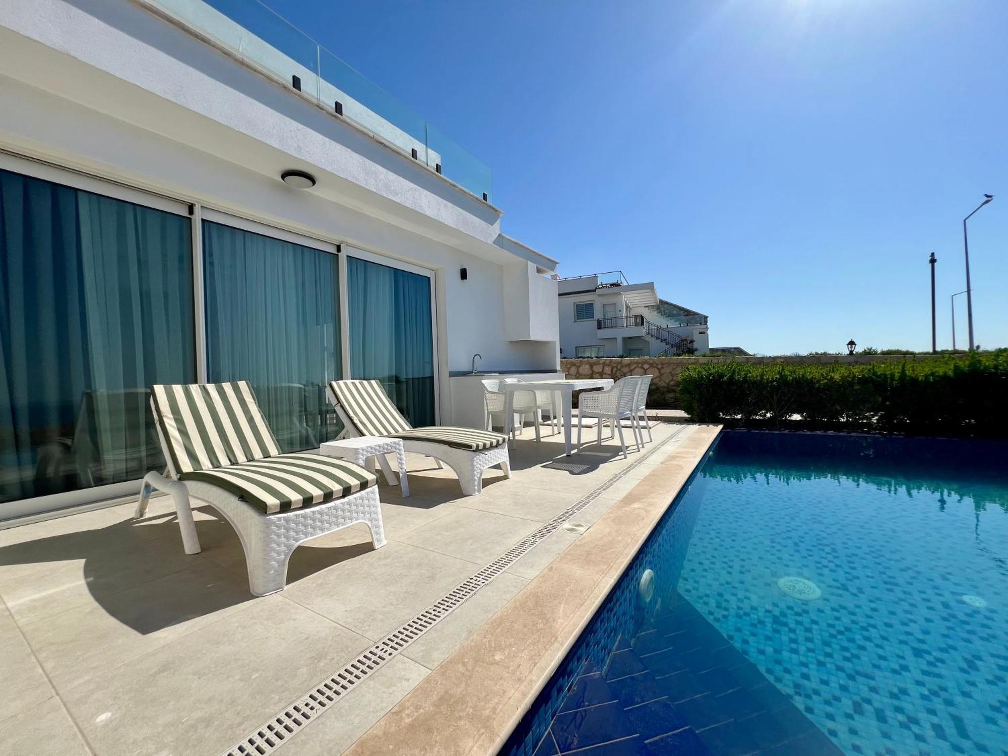 Carrington Holidays Кирения Экстерьер фото